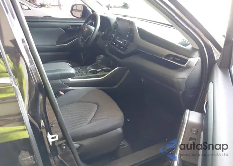 2022 Toyota Highlander L z USA, uszkodzony, nr VIN 5TDCZRAHXNS115429